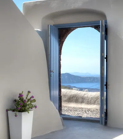 Luna Santorini Pyrgos Kallistis