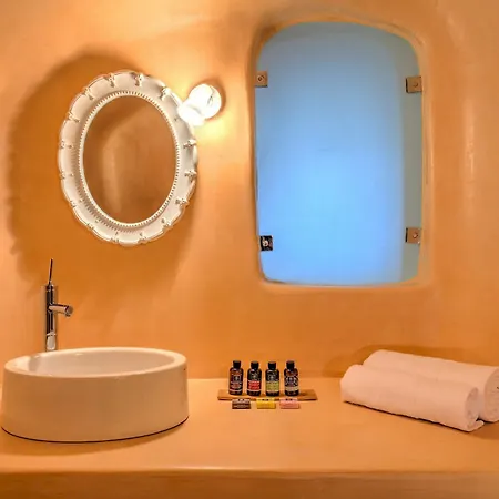 Luna Santorini Villa *