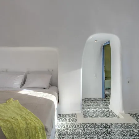 Luna Santorini *
