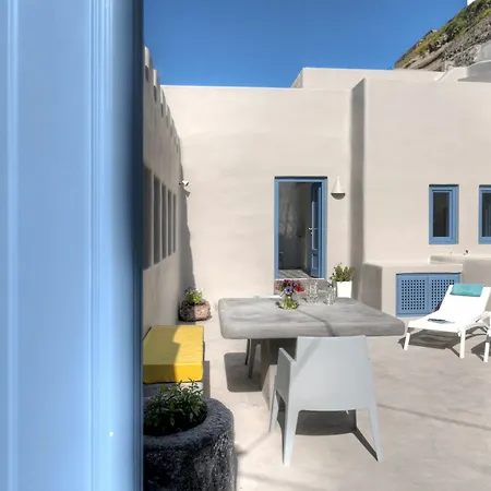 Luna Santorini * Pyrgos Kallistis