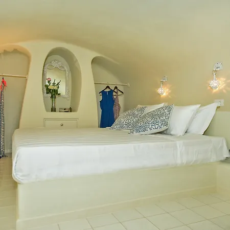 Luna Santorini Villa