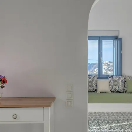Luna Santorini Villa