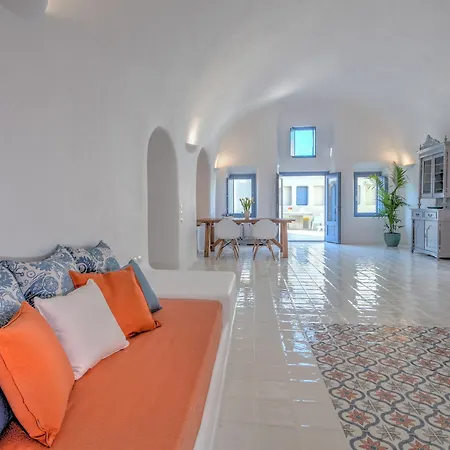 Villa Luna Santorini